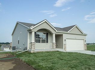 957 S 89th St, West Des Moines, IA 50266
