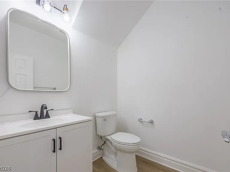 212 Fairway Woods Dr — Photo 12