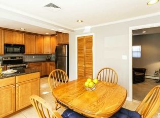 39 Desibio Pl, Inwood, NY 11096