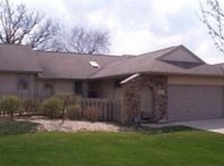 154 Addison Cir, Fowlerville, MI 48836