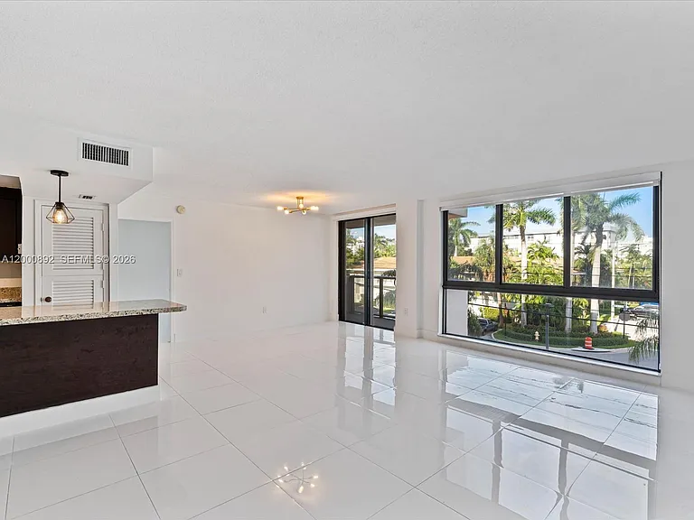 9800 W Bay Harbor Dr #308 — Photo 13
