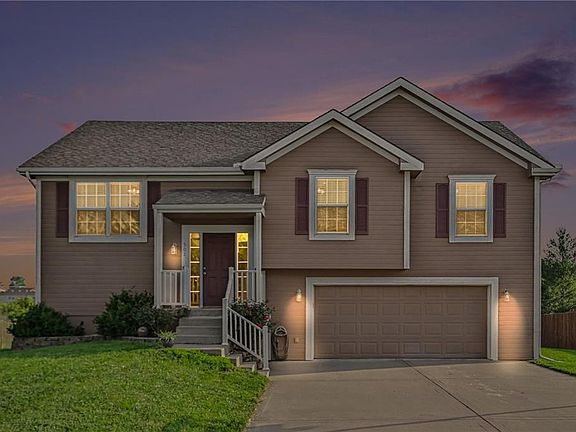 2nd image of 502 Lake Meadows Dr