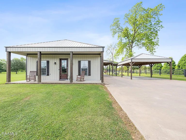 1120 E Butcher Switch Rd — Photo 1