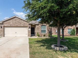 2102 Primrose Ln, Forney, TX 75126