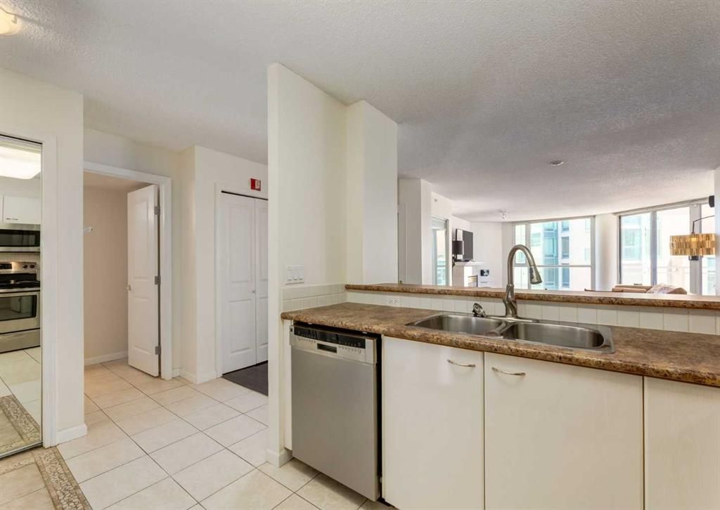 804 W 3rd Ave SW #1002, Calgary, AB - More