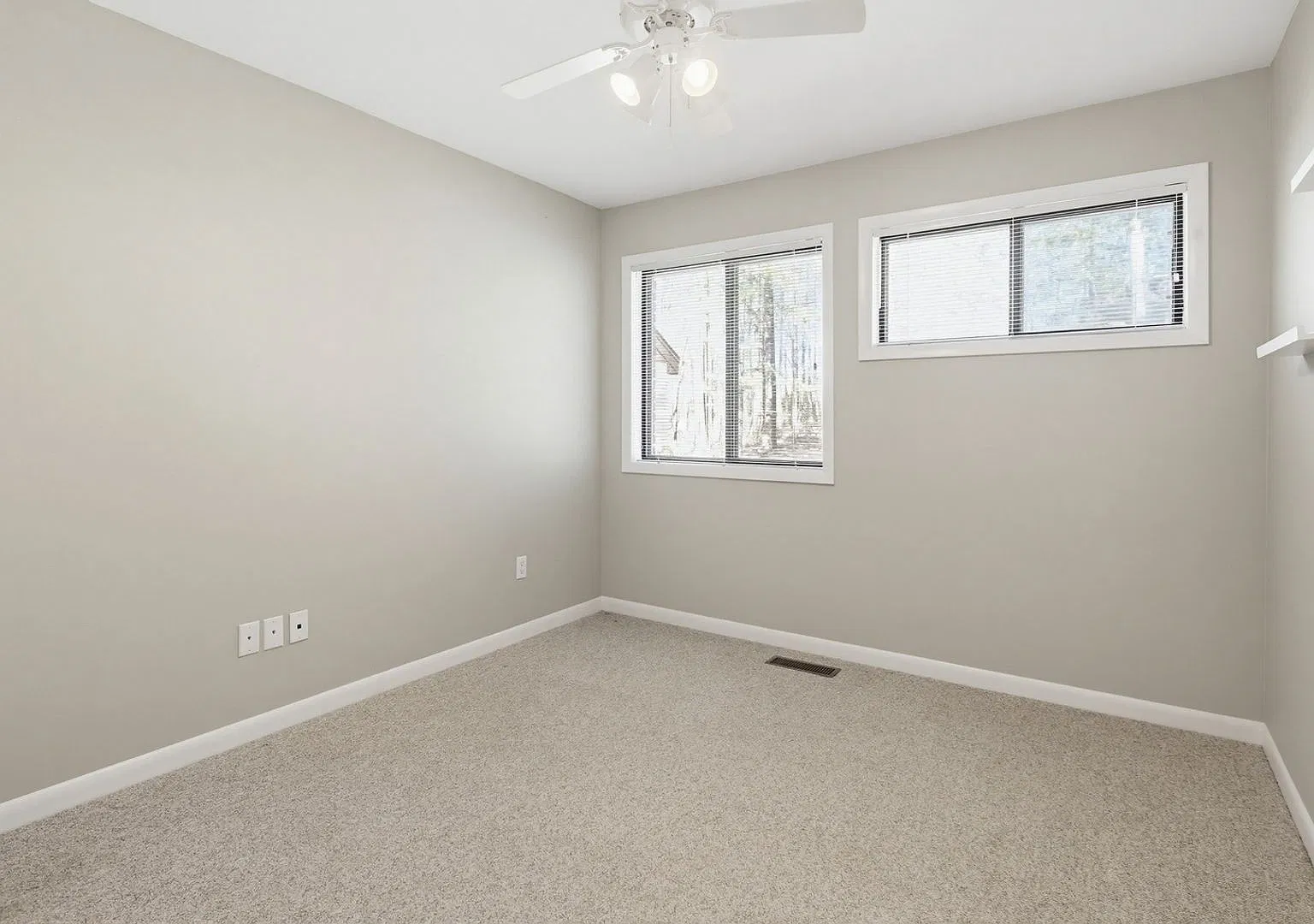 Spacious 4BR House in Owings Mills — Photo 2