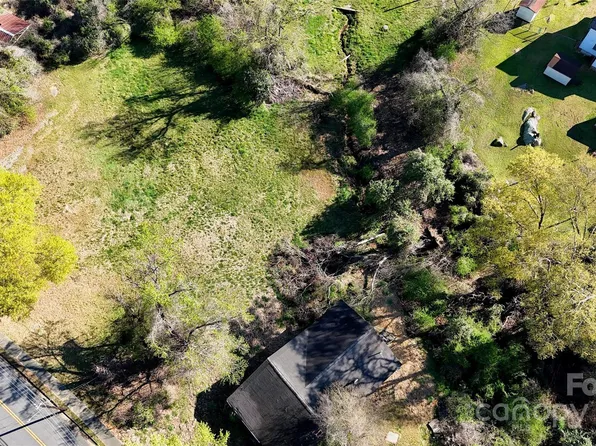 33 Pinecrest Ave, Great Falls, SC 29055