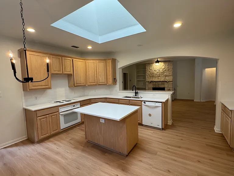 1823 Bur Oak Dr — Photo 11