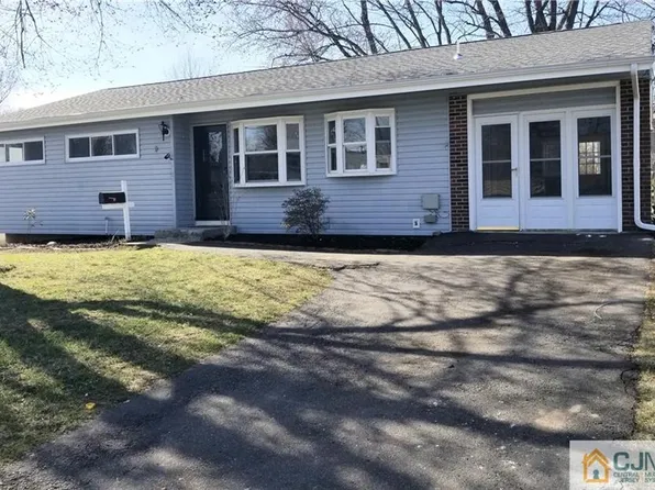 9 Yale Rd, Parlin, NJ 08859