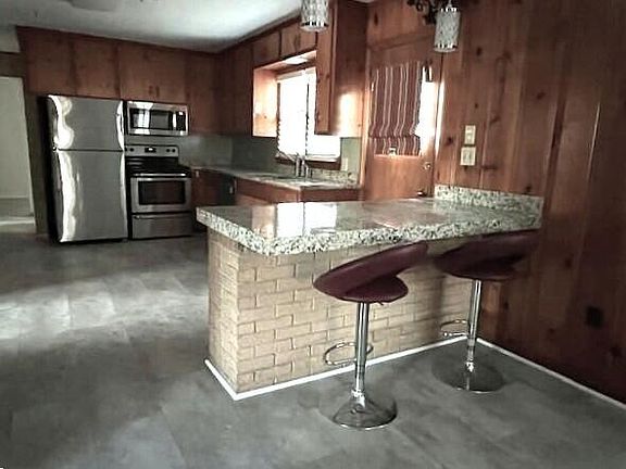4th image of 41 Robin Rd