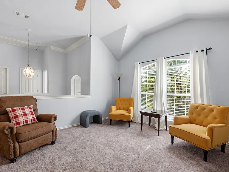 704 San Antonio Trl — Photo 26
