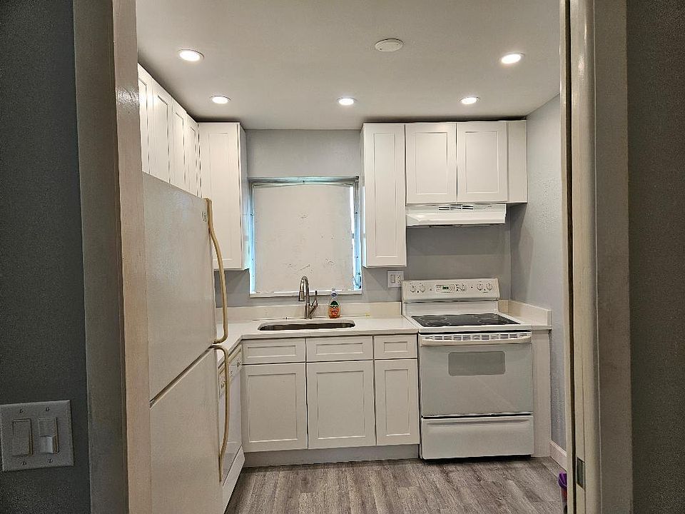 1st image of 2824 Crosley Drive E #B
