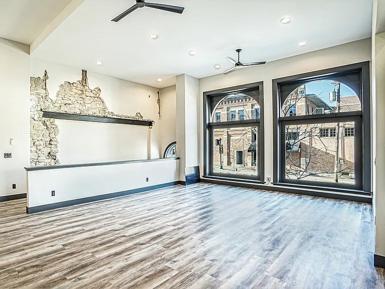 120 W 9th St #A — Photo 2
