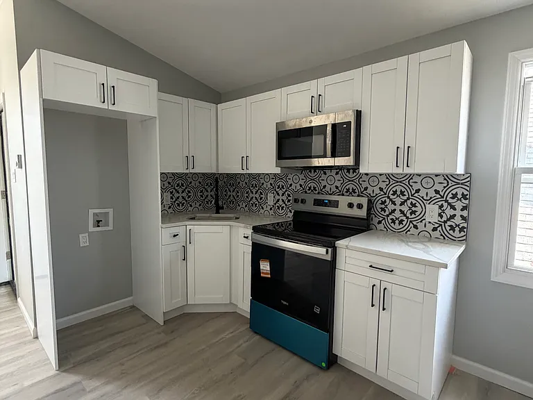 264-2666 Harrison St #3 — Photo 6