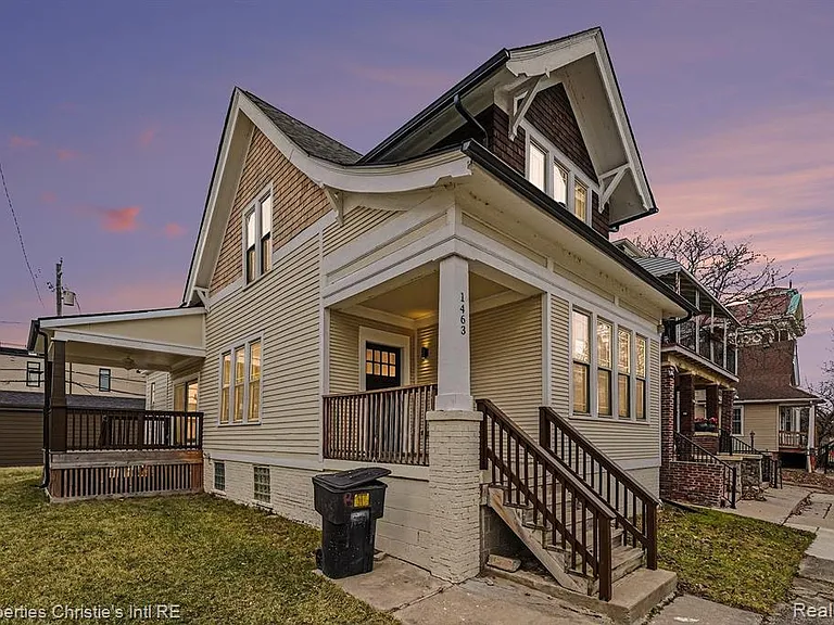 1463 Baldwin St — Photo 2