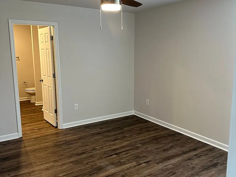 609 Savannah St — Photo 9