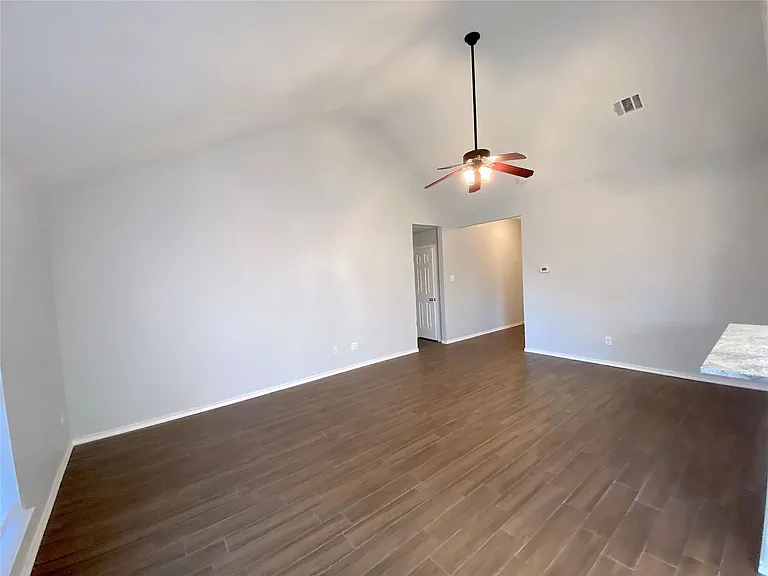 3015 Hill St — Photo 8