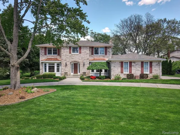 5145 Aintree Rd, Rochester, MI 48306