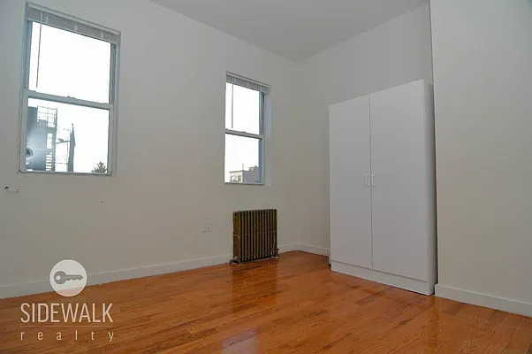 Rented by Sidewalk Realty LLC | media 40