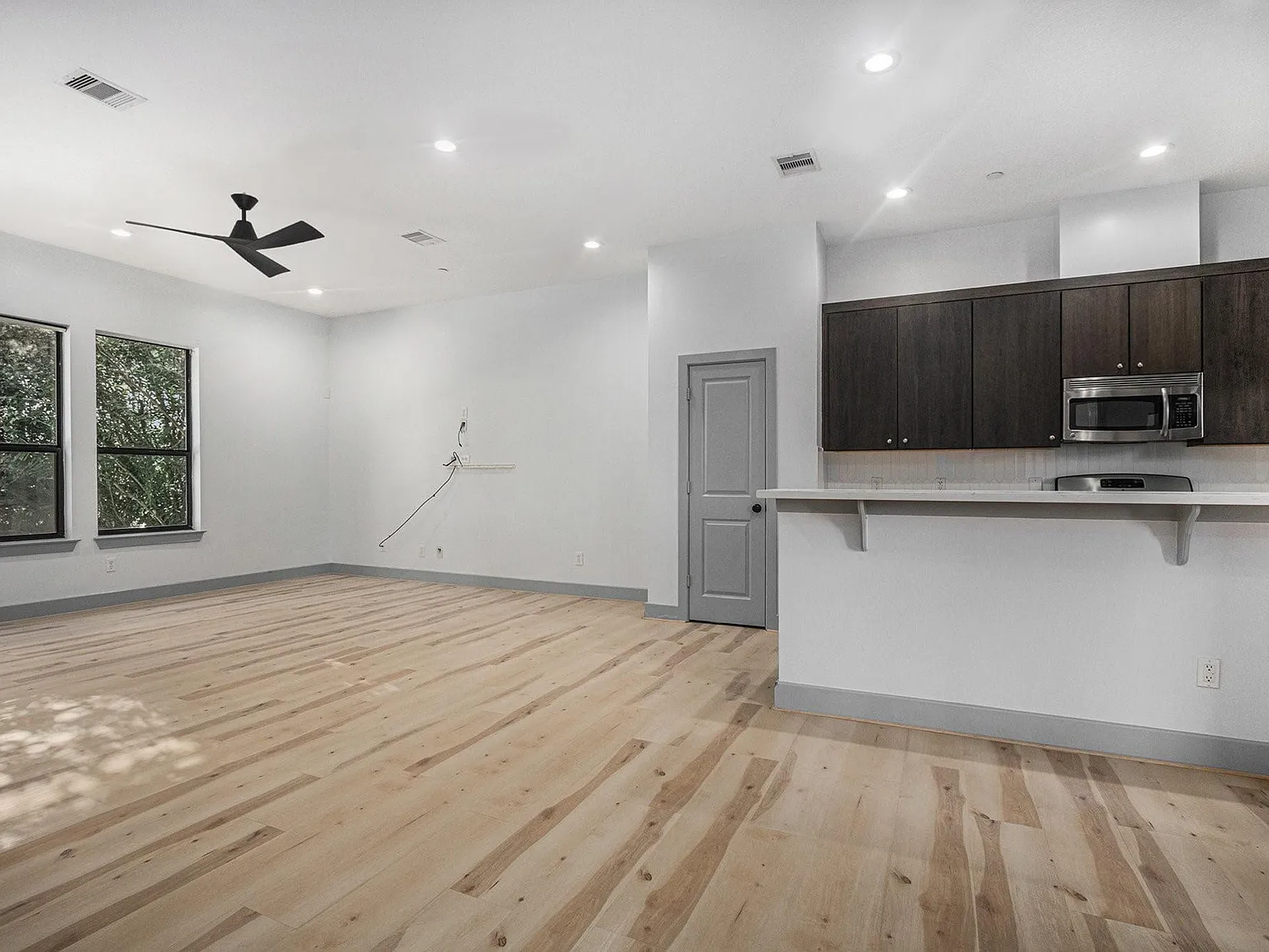 2 bed, 2.5 bath, 1624 sqft, $2,500 — Photo 3