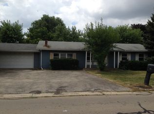 221 Kenmore Dr, Bolingbrook, IL