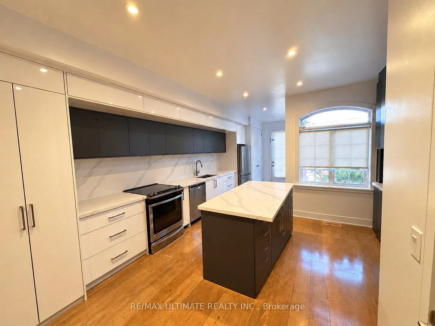 4 bed, $3,400 — Photo 3