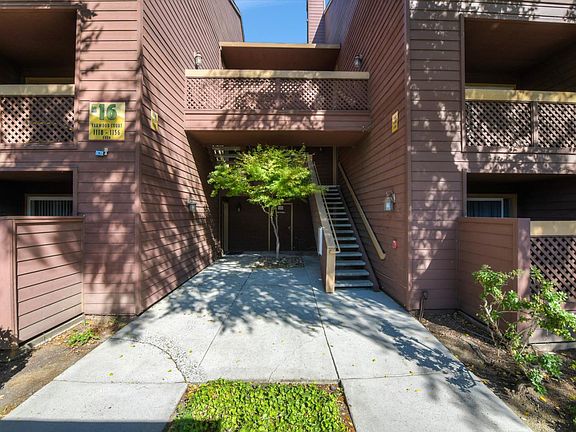 2nd image of 1132 Yarwood Ct