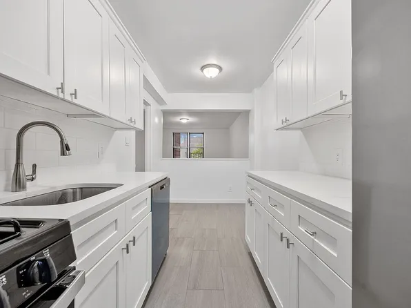 302 96th St APT 2W, Brooklyn, NY 11209