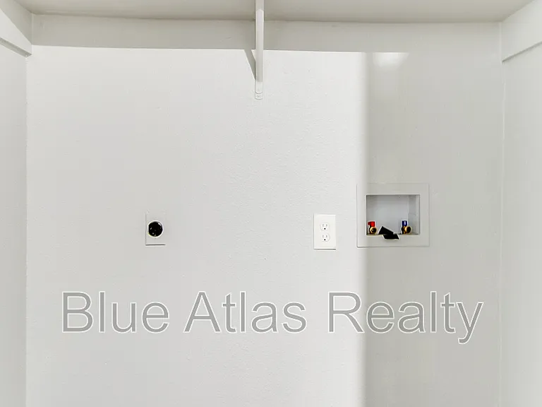 408 Noble Ave #B — Photo 8