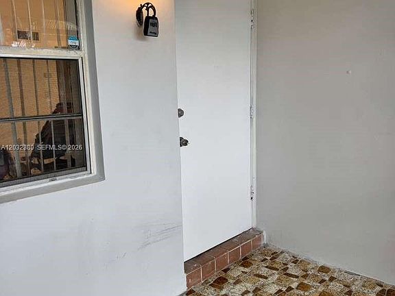 3rd image of 705 NE 2nd St APT 11