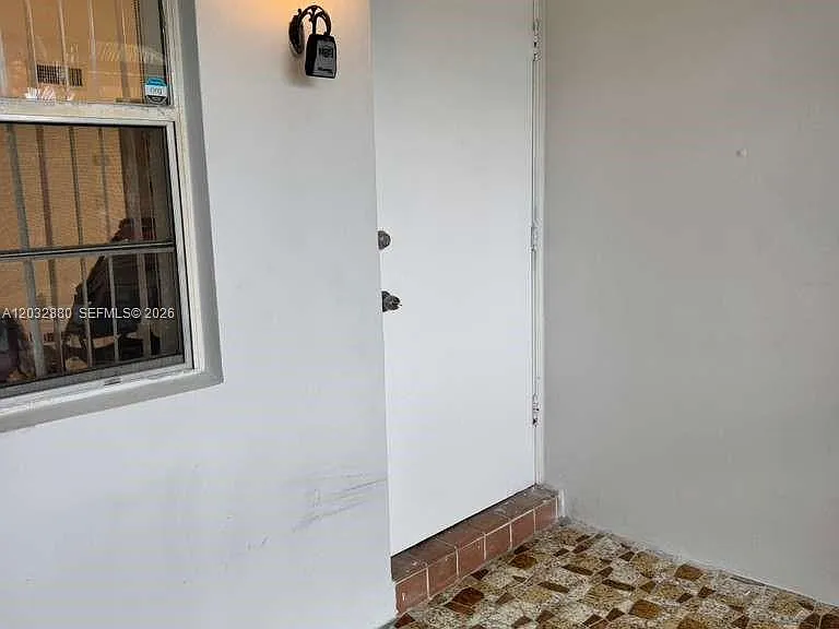 705 NE 2nd St #11 — Photo 3