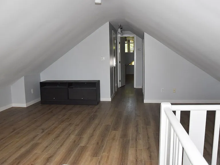 166 N Cambridge St — Photo 25