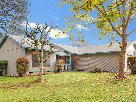 3rd image of 10395 SW Grant Ct