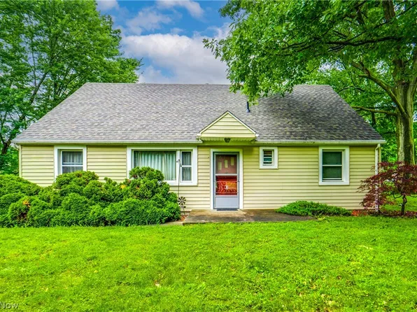 3565 Herbert Dr, Mogadore, OH 44260
