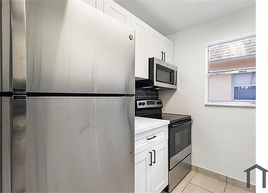 5th image of 450 SW 2nd Ave APT 205