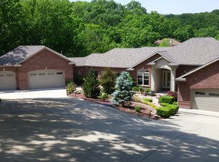 213 Lake Dr, Sunrise Beach, MO 65079