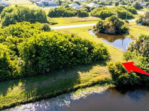 155 Spring Dr, Rotonda West, FL 33947