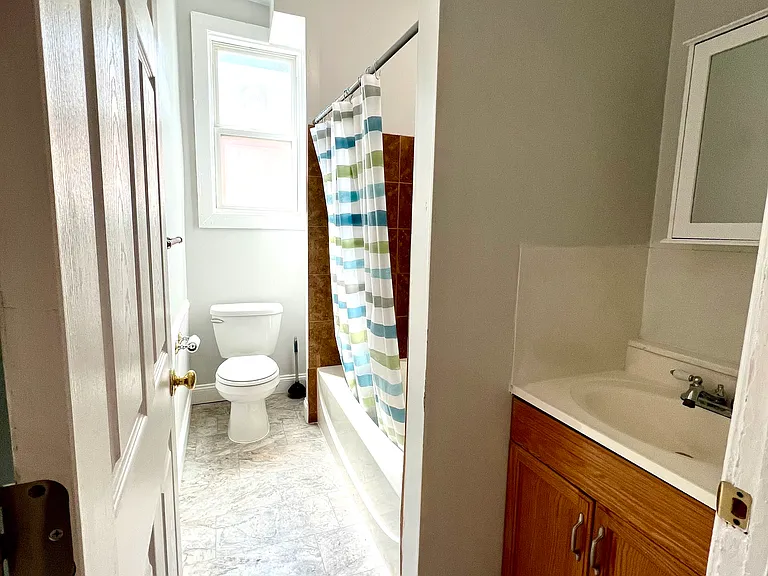 2106 Brookwood St #1 — Photo 4