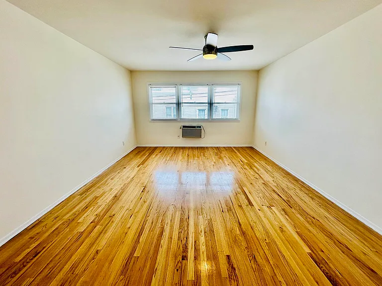 34 E 32nd St #C3 — Photo 3