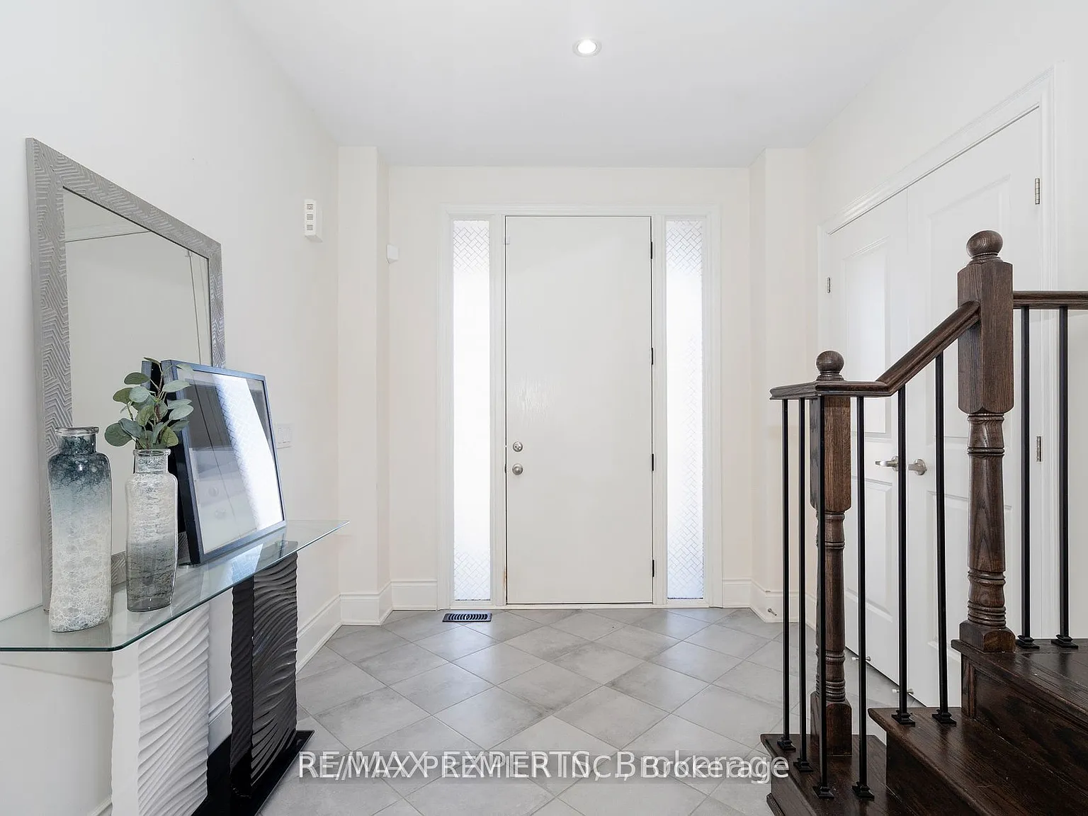 4 bed, $3,300 — Photo 2