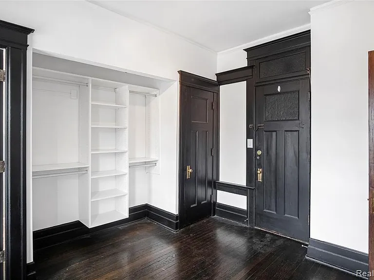 66 Adelaide St #20 — Photo 8