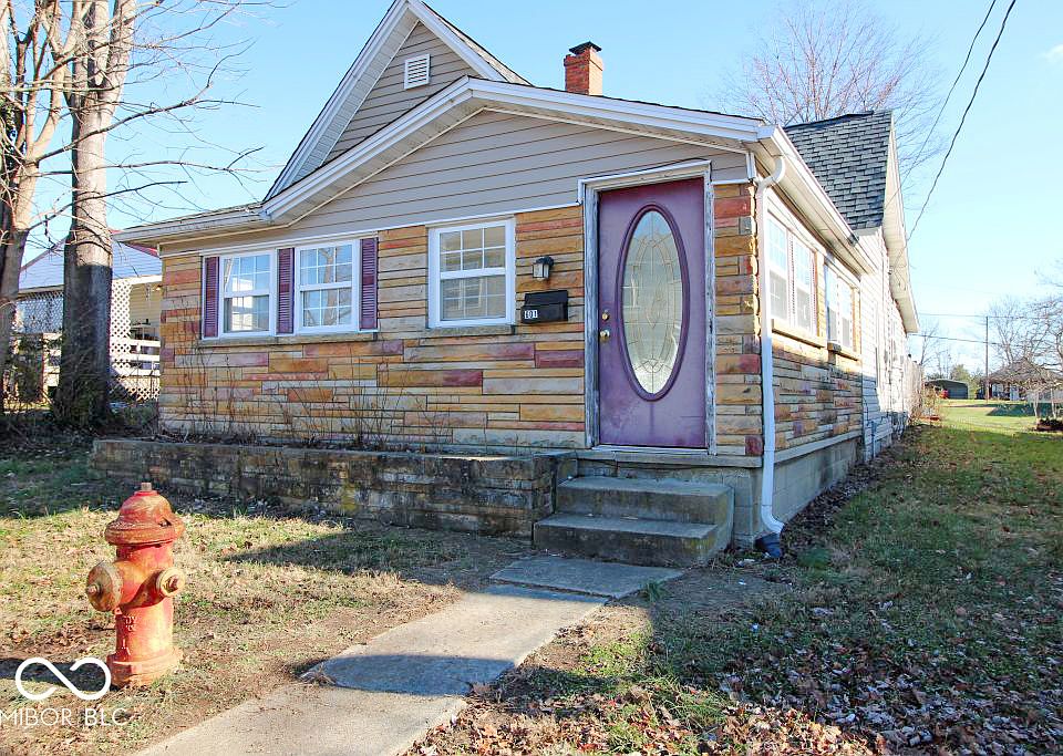 1st image of 601 N College Ave