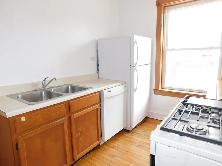 830 Washington St #32 — Photo 8