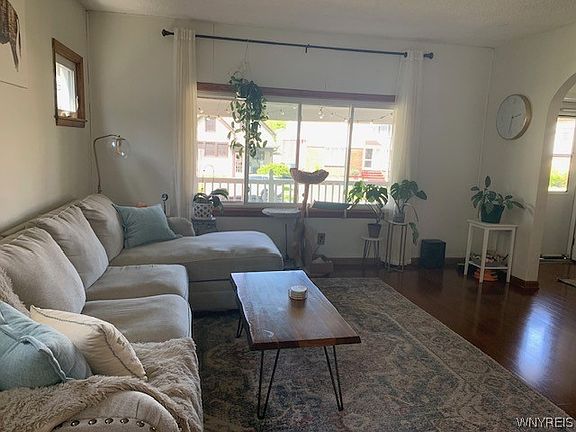 3rd image of 77 Whitehall Ave