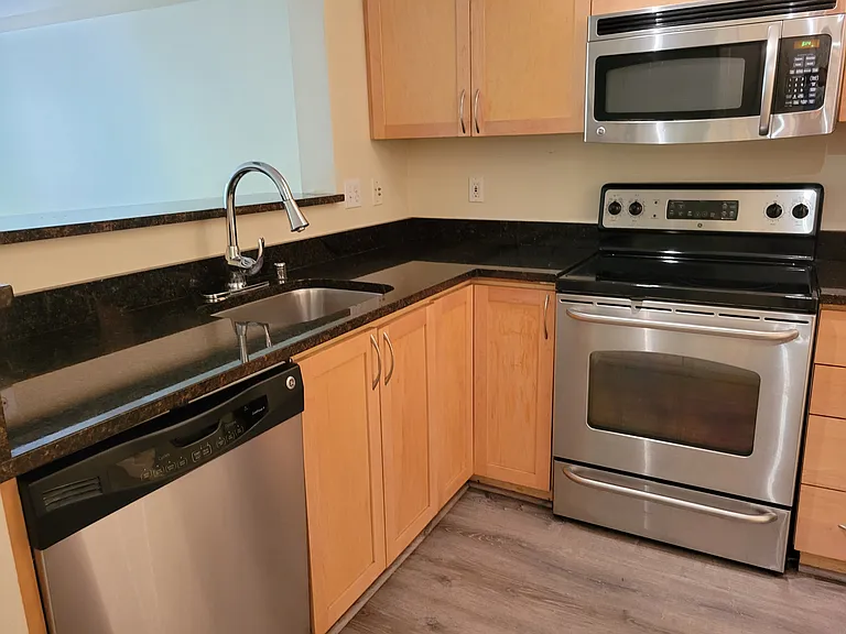 111 108th Ave NE #206 — Photo 2