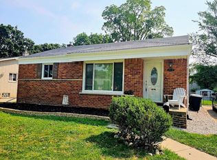 9994 Deering St, Livonia, MI 48150