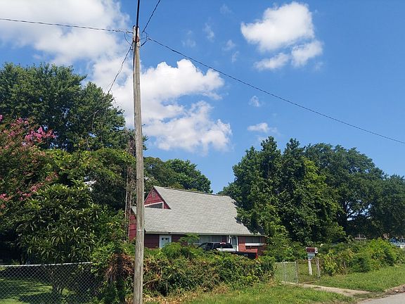 3rd image of 1932 S Lakeland Dr