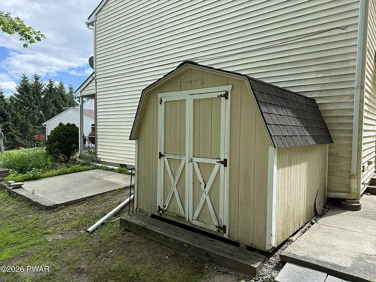 110 Wheatfield Dr — Photo 18