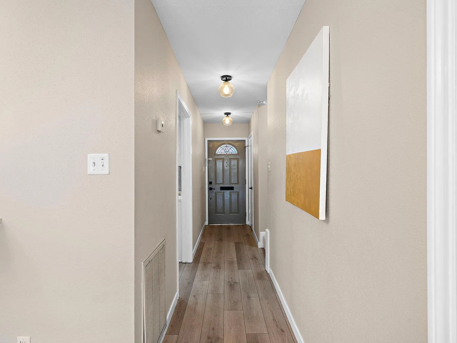 2 bed, 1.5 bath, 1024 sqft, $1,900 — Photo 2