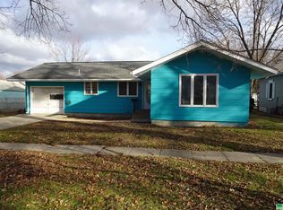 130 N 2nd Ave W, Hartley, IA 51346